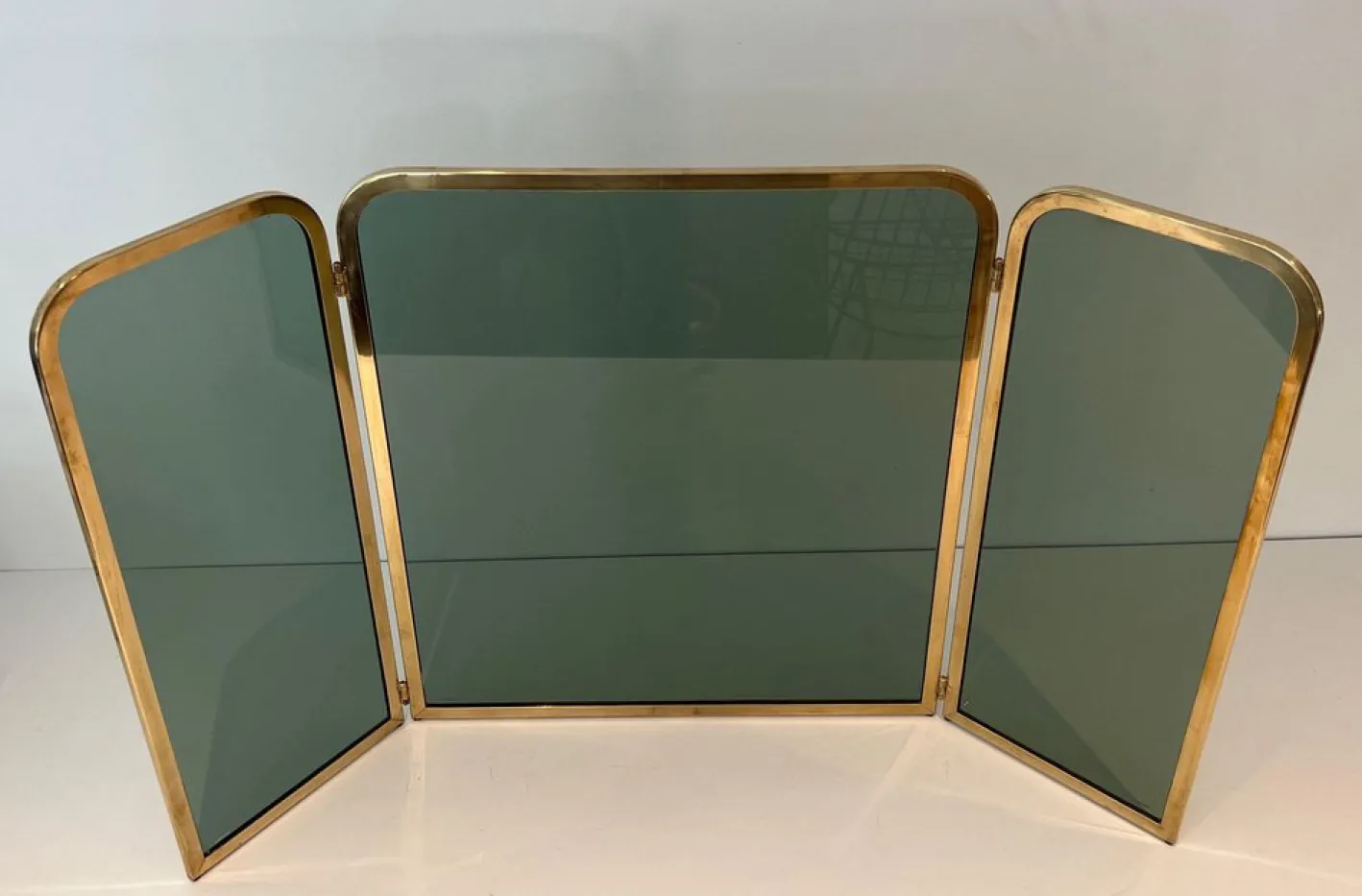 Glasfront mit Messingrahmen, 1970er