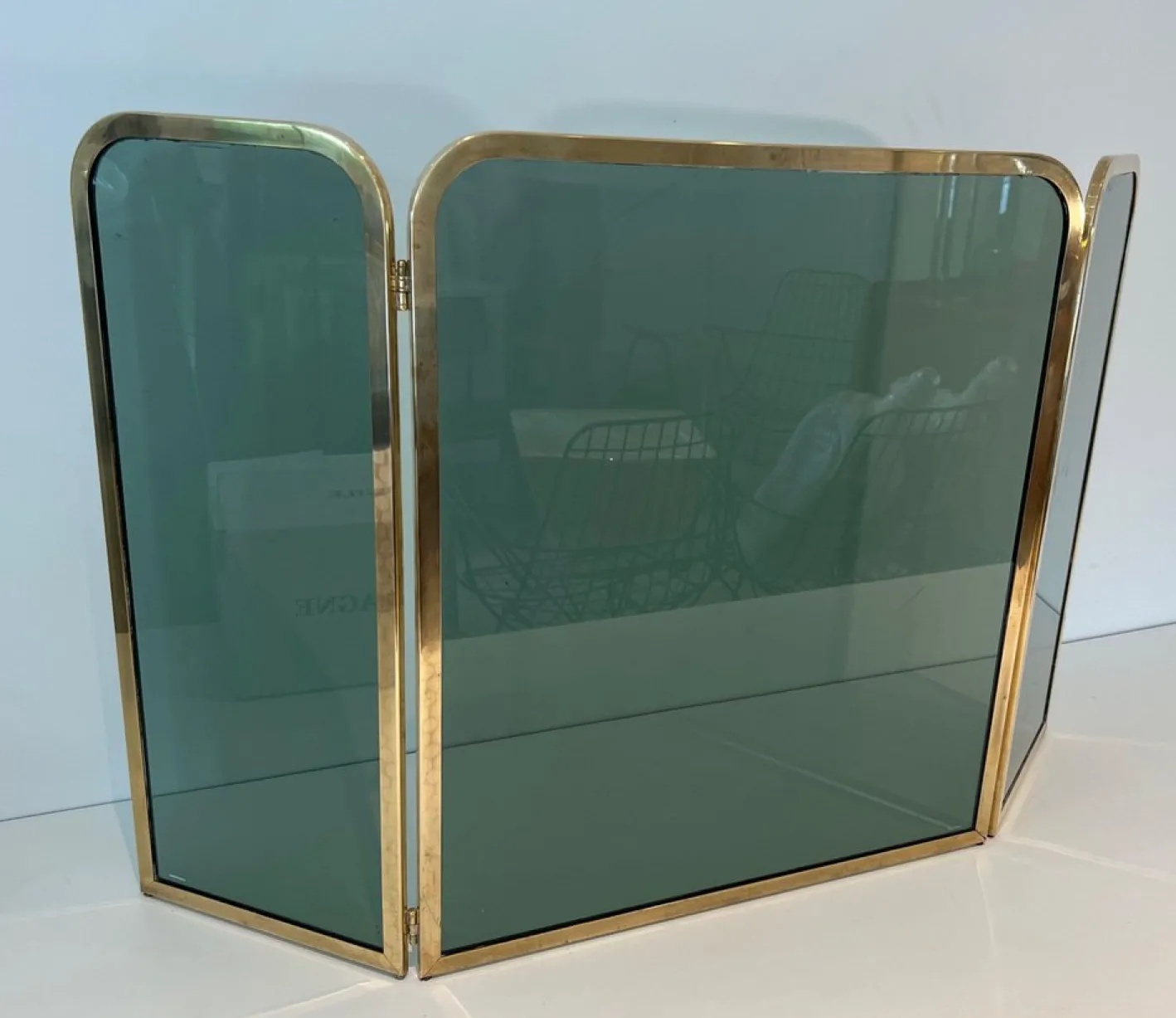 Glasfront mit Messingrahmen, 1970er