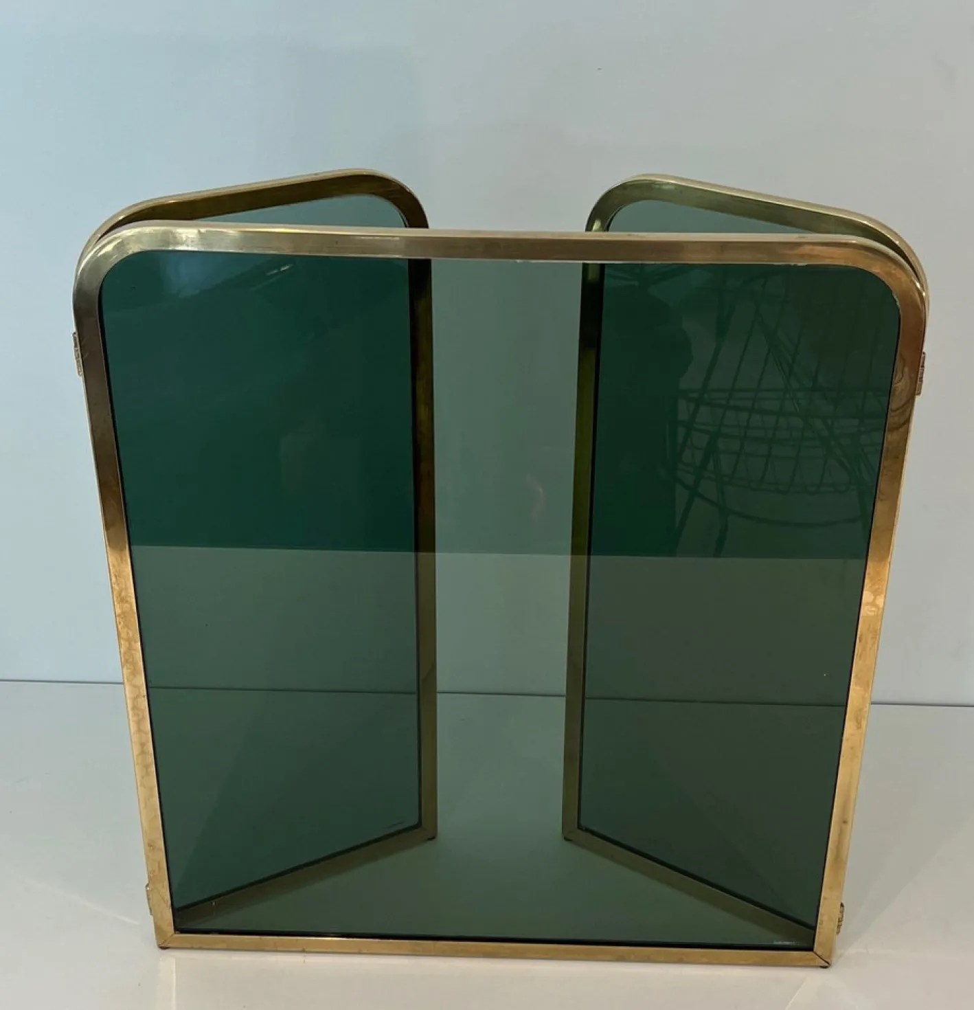 Glasfront mit Messingrahmen, 1970er