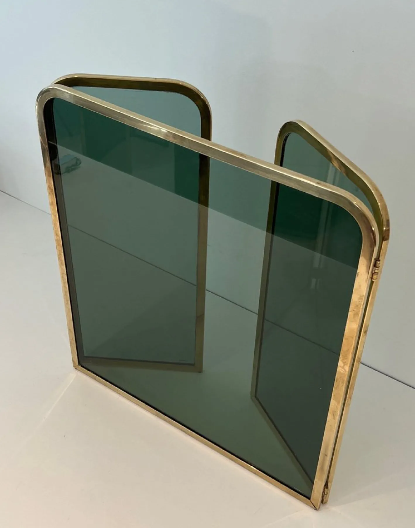 Glasfront mit Messingrahmen, 1970er