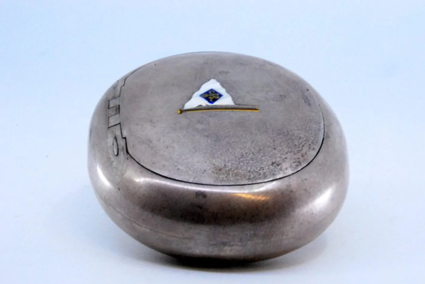 Glatte ovale Silberne Schnupftabakdose mit Emaille-Flagge und Klappdeckel