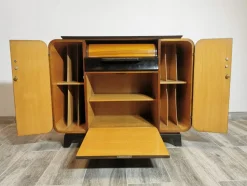 Grammophon Schrank von Jindrich Halabala, 1950er