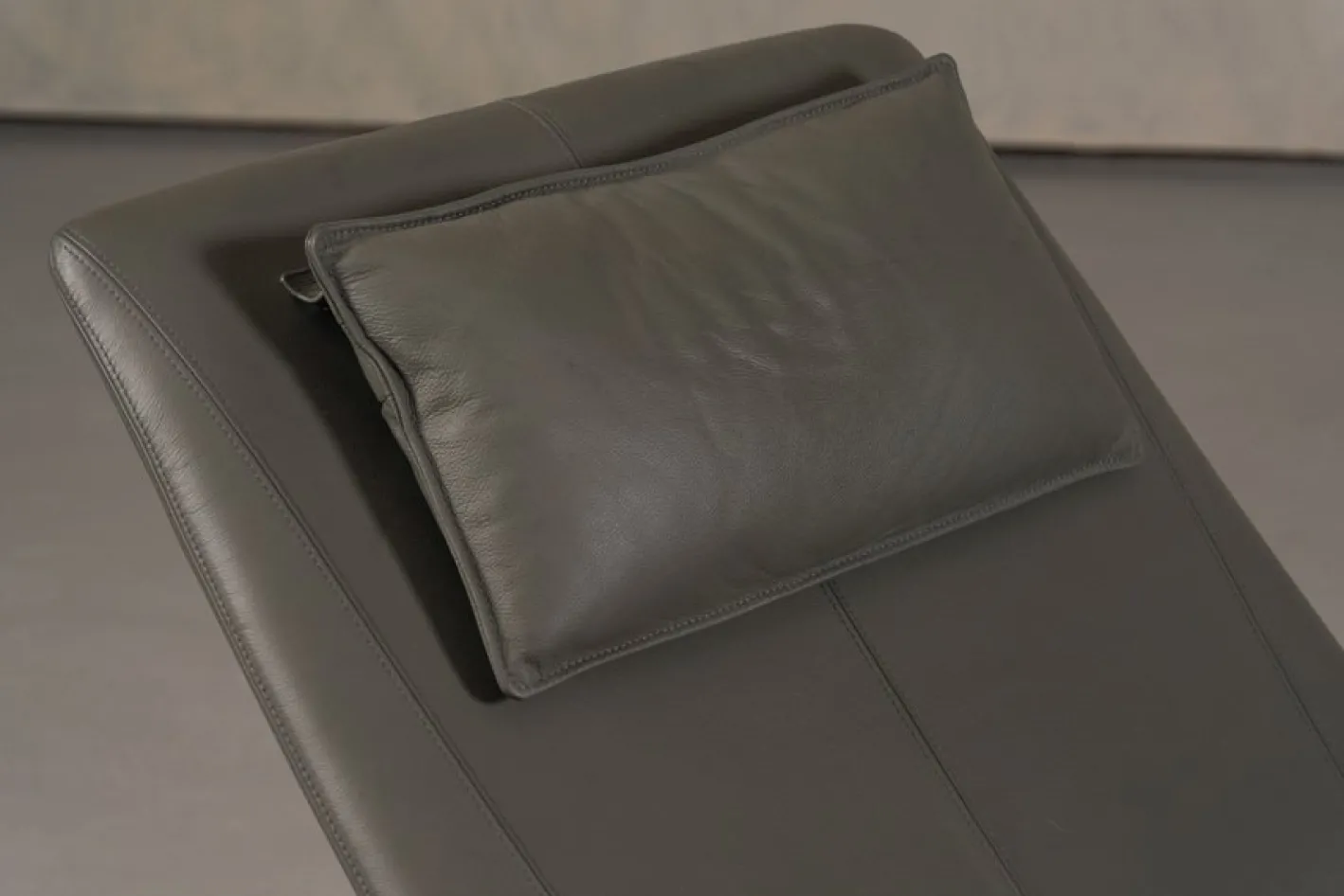 Graue Donovan Chaiselongue aus Leder von Giuseppe Vigano für Cattelan, Italien, 2000er