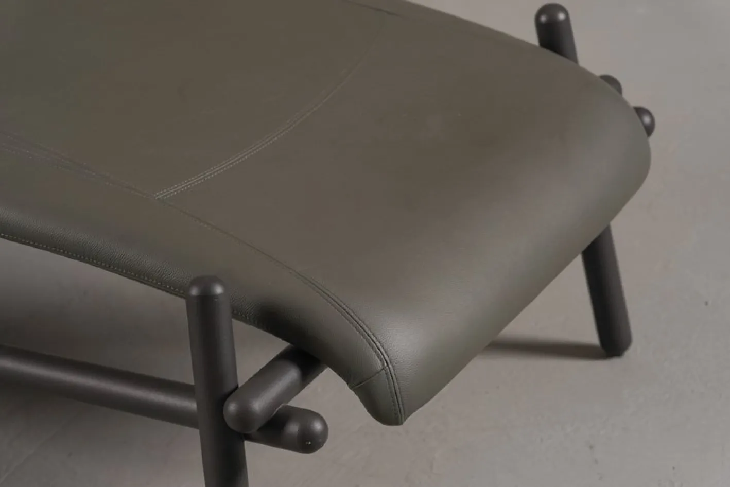 Graue Donovan Chaiselongue aus Leder von Giuseppe Vigano für Cattelan, Italien, 2000er