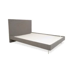 Graues Stoffbett von Schramm