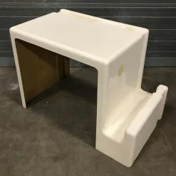 Grauweißer Kinderschreibtisch und Hocker aus Kunststoff, 1970er, 2er Set