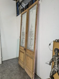 Gravierte Glastüren, frühes 20. Jh., 2er Set