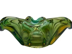 Grüne handgeformte Glasschale