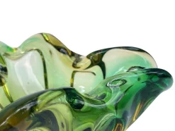 Grüne handgeformte Glasschale