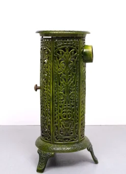 Grün emaillierter französischer Ofen aus Gusseisen, 19. Jh., 1890er
