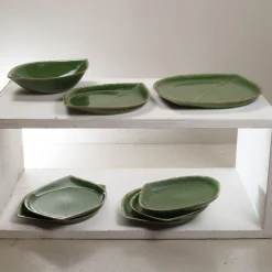 Grün glasierte Keramikschalen und unteres Tablett, 1960er, 8er Set