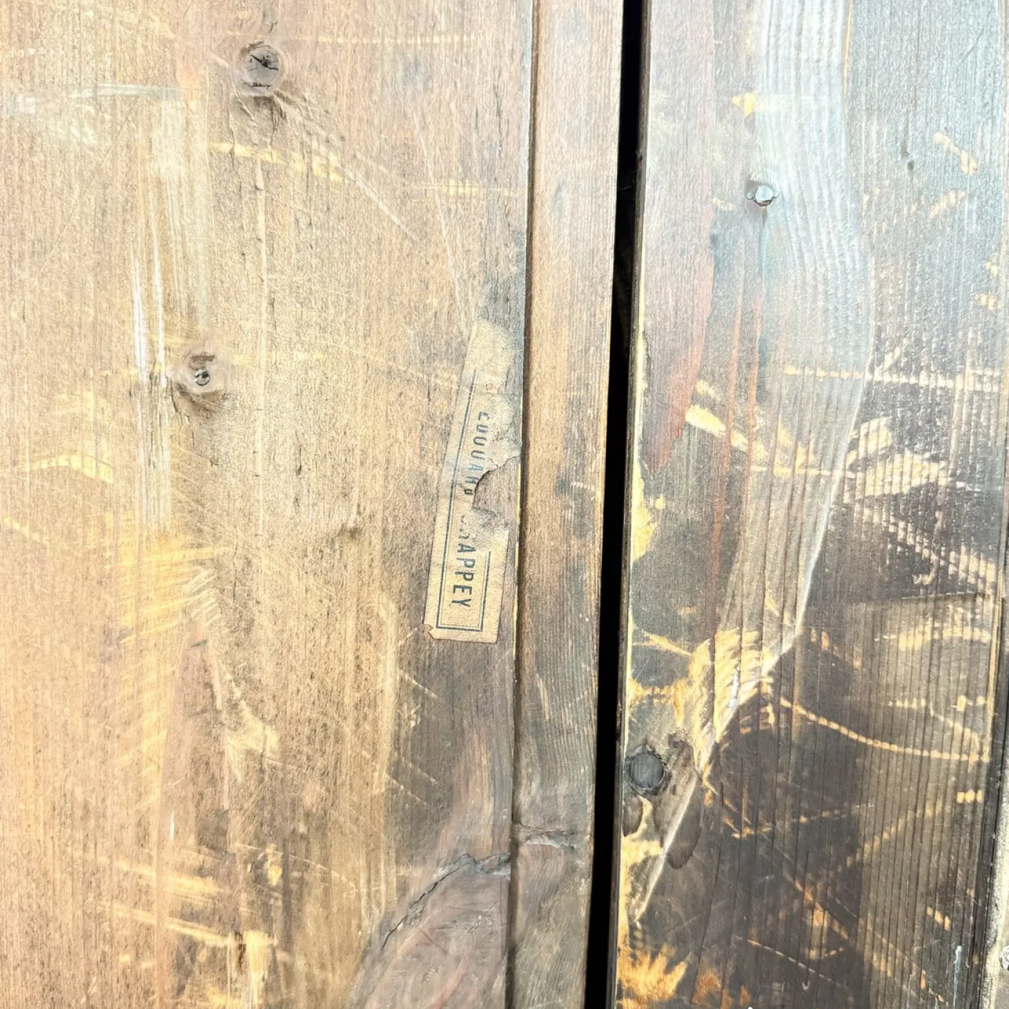 Große antike Museumsvitrine aus Metall mit gebogenem Glas, 1890er