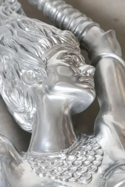 Große Art Deco Skulpturen aus Harz, 2er Set