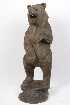 Große Bärenskulptur aus Holz, 20. Jh.
