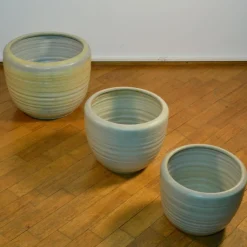 Große Cremeweiße Studio Keramik Übertöpfe von Mobach 1980er, 4 . Set
