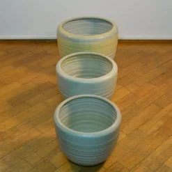 Große Cremeweiße Studio Keramik Übertöpfe von Mobach 1980er, 4 . Set
