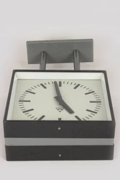 Große doppelseitige Eisenbahnuhr von Pragotron, 1980er