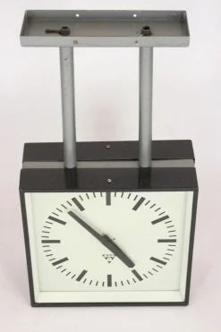 Große doppelseitige Eisenbahnuhr von Pragotron, 1980er