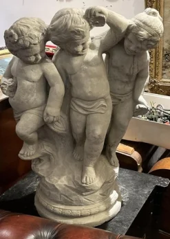 Große figurative Gartenstatue aus Stein