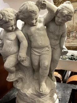 Große figurative Gartenstatue aus Stein