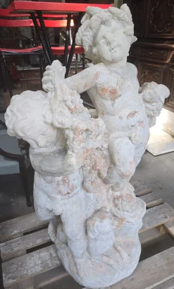 Große Gartenskulptur mit Putten und Girlanden aus Kunststein, 1950er