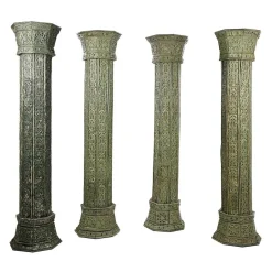 Große geschnitzte Holzsäulen, 4 . Set