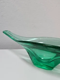 Große Grüne Schale aus Muranoglas in Gondola Form, Italien, 1970er