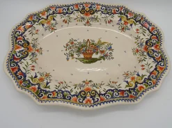 Große handbemalte französische Vieux Rouen Terrine mit Ladegerät, 1930er