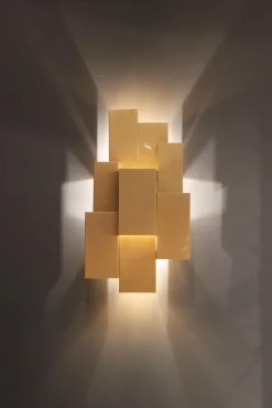 Große Inspiring Trees Wandlampe aus gebürstetem Messing von Insidherland