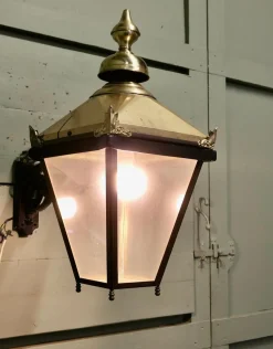 Große Laternen Wandlampe aus Messing, 1960er