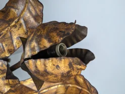 Große Mid-Century Deckenlampe aus vergoldetem Metall in Sonnen-Optik mit floralem Motiv, 1950er