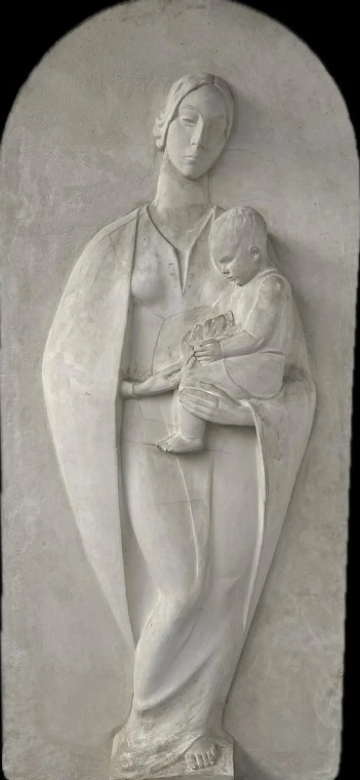 Große Mutterschaftsrelief aus Gips, 1920er