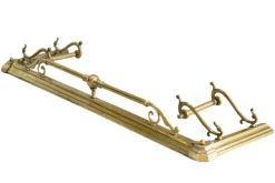Großer antiker viktorianischer Jugendstil Kamin Fender aus Messing
