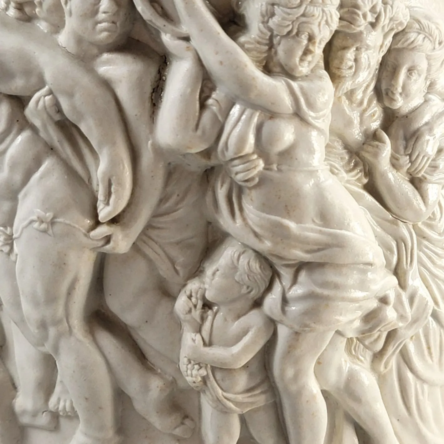 Großer Bacchanaler Tanzkrug in Reliefform von Charles Meigh, 1844