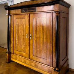 Großer Biedermeier Kleiderschrank aus Esche & Kirsche, 1884