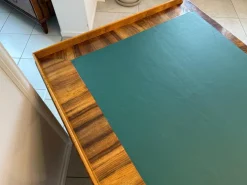Großer Biedermeier Schreibtisch mit Leder