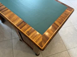 Großer Biedermeier Schreibtisch mit Leder