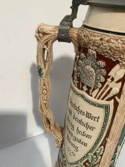 Großer Bierkrug aus glasiertem Steingut, Deutschland, Ende des 19. Jahrhunderts