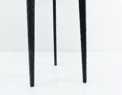 Großer brutalistischer dreibeiniger Kronleuchter aus gehämmertem Schmiedeeisen, 1960