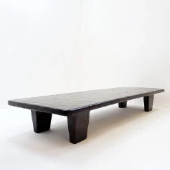 Großer Couchtisch aus Schwarz Gehämmertem Holz