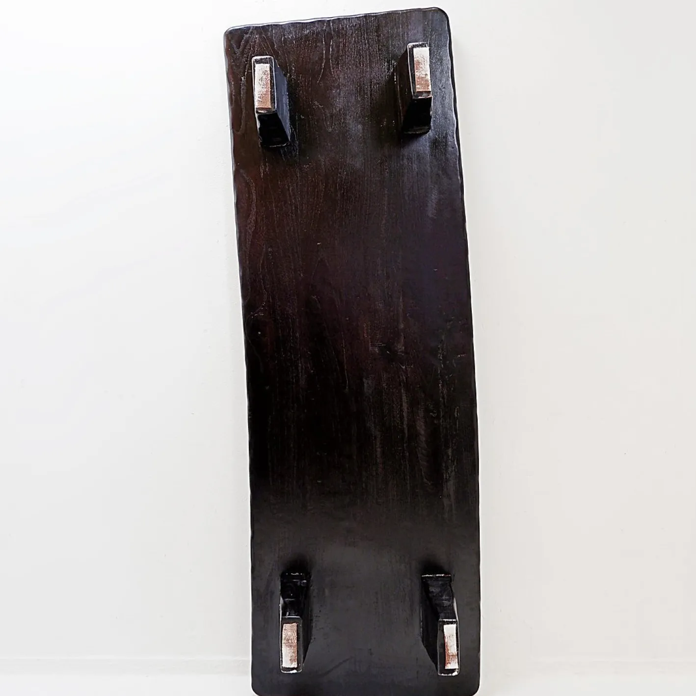Großer Couchtisch aus Schwarz Gehämmertem Holz