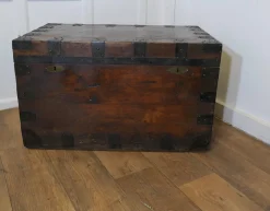 Großer gefütterter Reisekoffer aus Eisen von HD Dean, 1890er