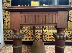 Großer Konsolentisch aus Nussholz im Louis XVI-Stil