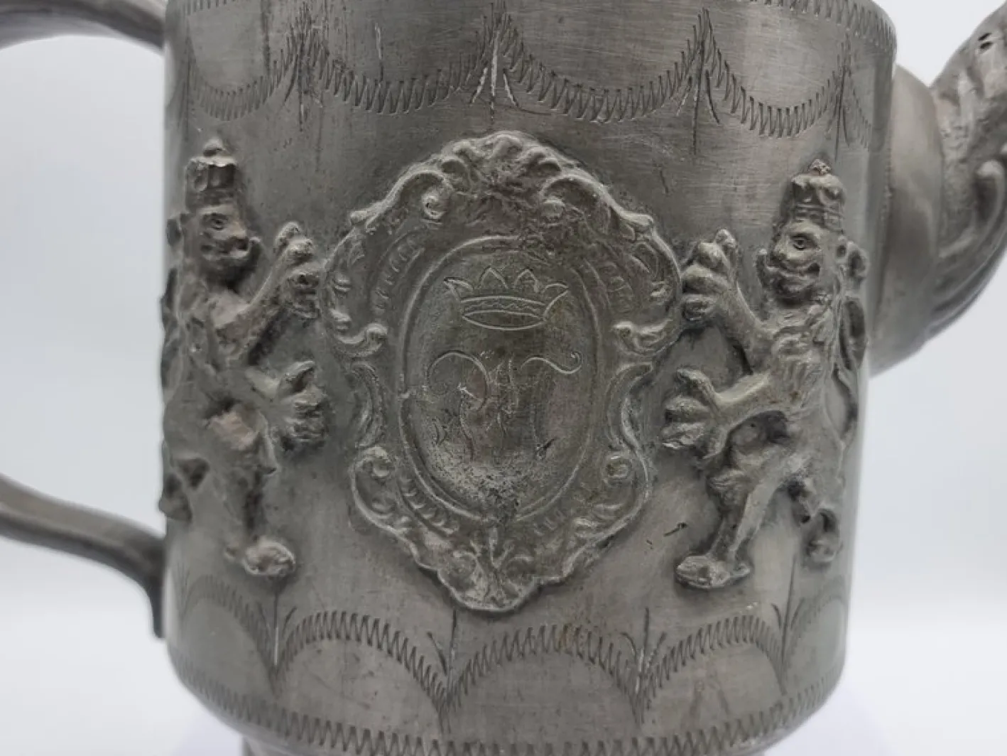 Großer Krug aus Zinn, Zinn und Kunststoff