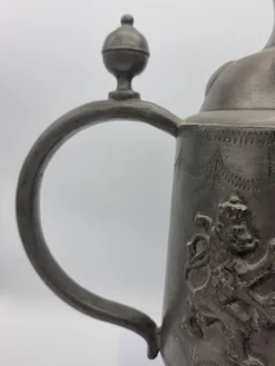 Großer Krug aus Zinn, Zinn und Kunststoff