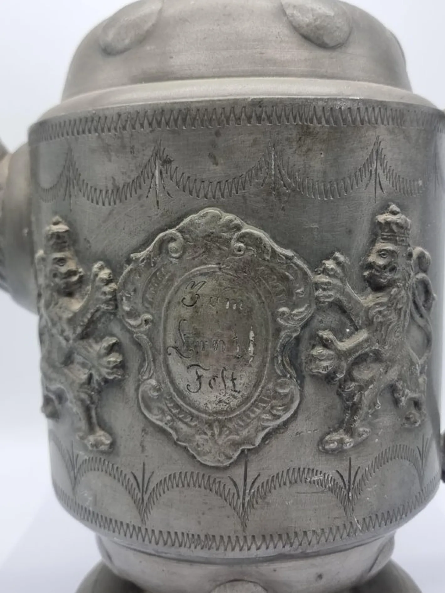 Großer Krug aus Zinn, Zinn und Kunststoff