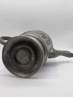 Großer Krug aus Zinn, Zinn und Kunststoff