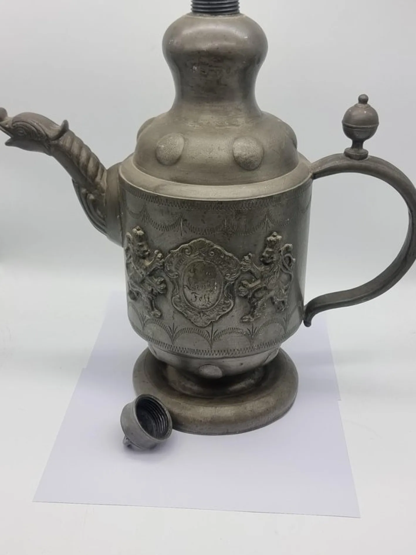 Großer Krug aus Zinn, Zinn und Kunststoff