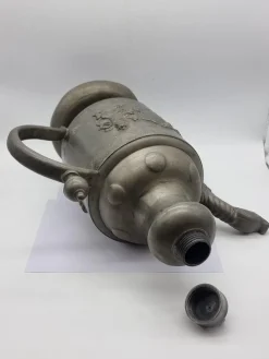 Großer Krug aus Zinn, Zinn und Kunststoff