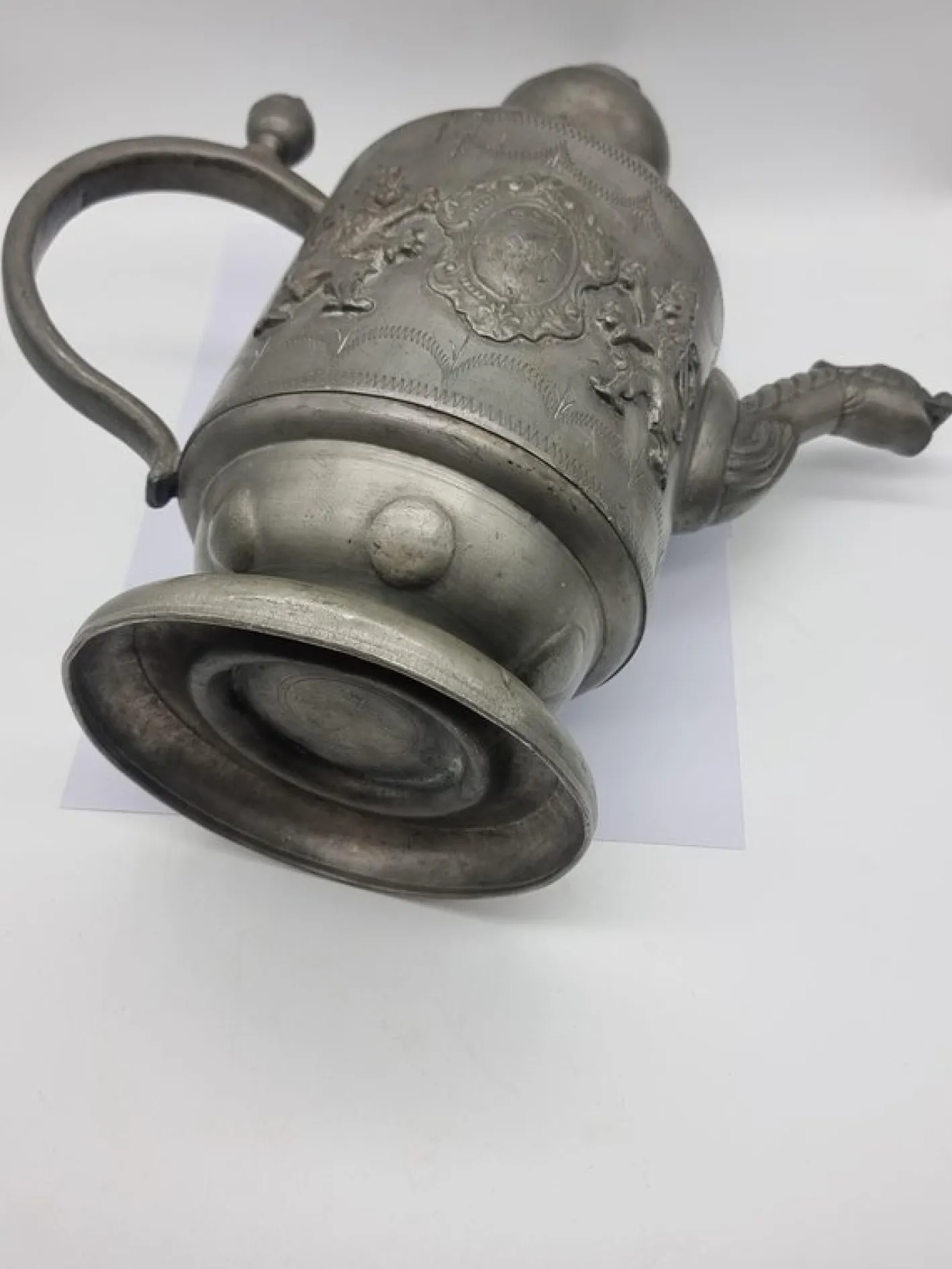 Großer Krug aus Zinn, Zinn und Kunststoff
